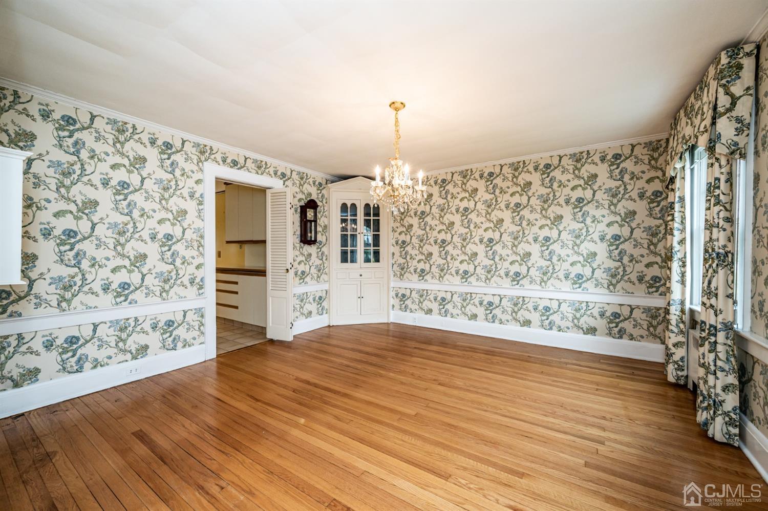 402 Franklin Road North Brunswick, NJ 08902 - Photo 5 of 40 Gallery Image 5