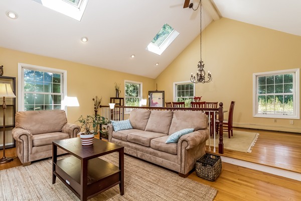 286 High Street Topsfield, MA 01983 - Photo 3 of 30 Gallery Image 3