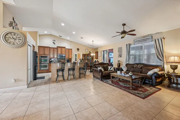 $3,700 | 3044 Southwest Savona Boulevard, Port St. Lucie, FL 34953