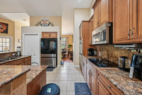 $3,700 | 3044 Southwest Savona Boulevard, Port St. Lucie, FL 34953
