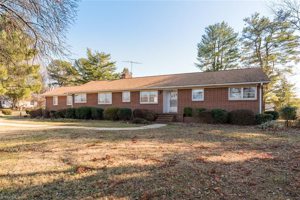 7136 Strawberry Road Summerfield, NC 27358 - Photo 1 of 25 Gallery Image 1