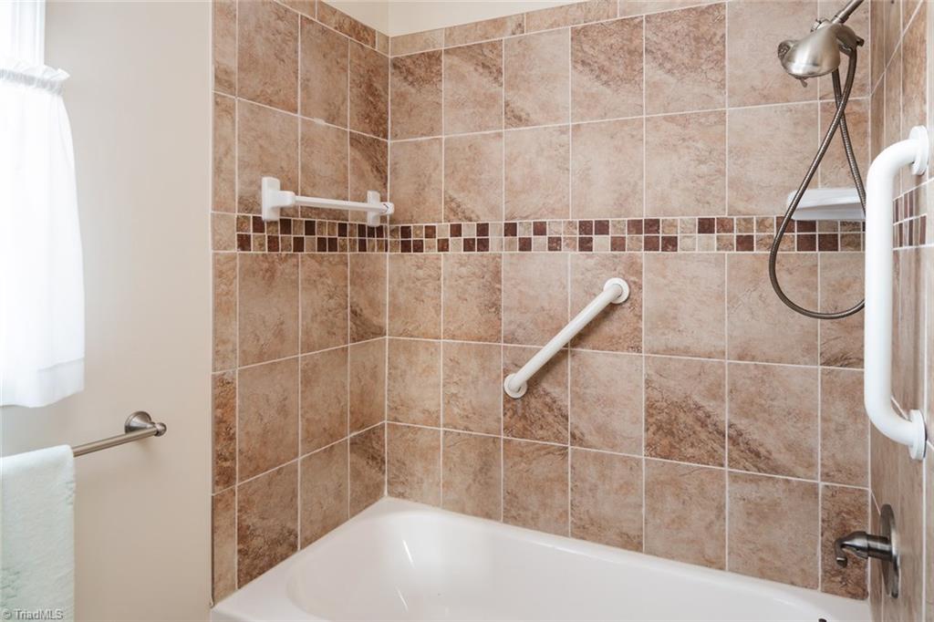 7136 Strawberry Road Summerfield, NC 27358 - Photo 14 of 25 Gallery Image 14