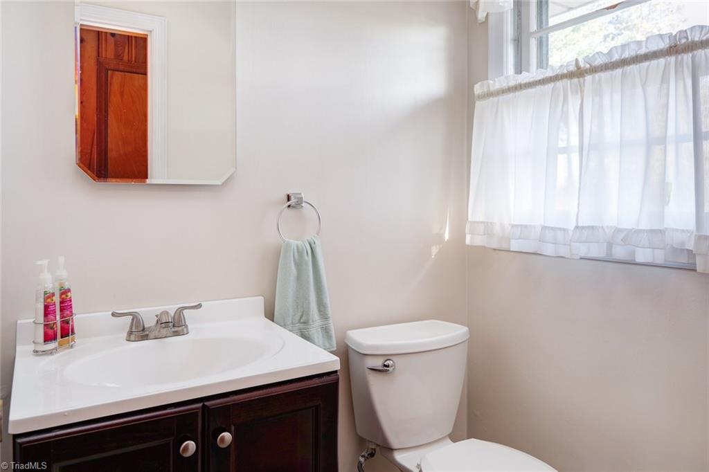 7136 Strawberry Road Summerfield, NC 27358 - Photo 17 of 25 Gallery Image 17