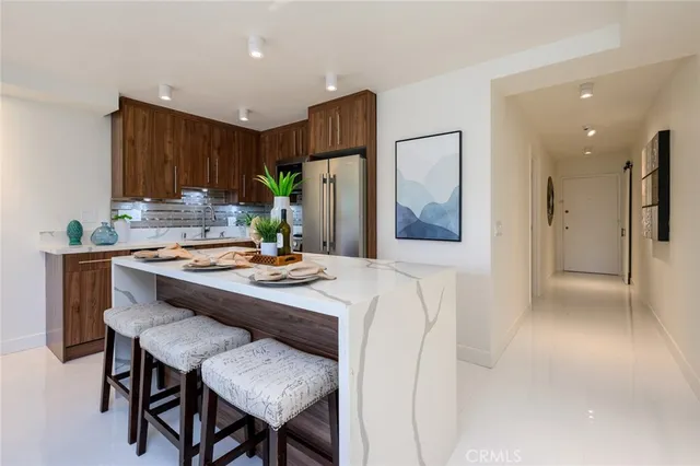 $749,000 | 100 Scholz Plaza, Unit 205, Newport Beach, CA 92663
