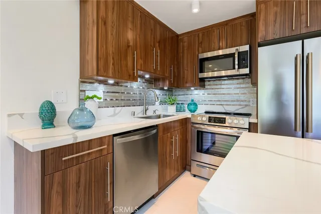 $749,000 | 100 Scholz Plaza, Unit 205, Newport Beach, CA 92663