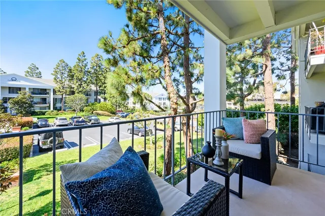$749,000 | 100 Scholz Plaza, Unit 205, Newport Beach, CA 92663
