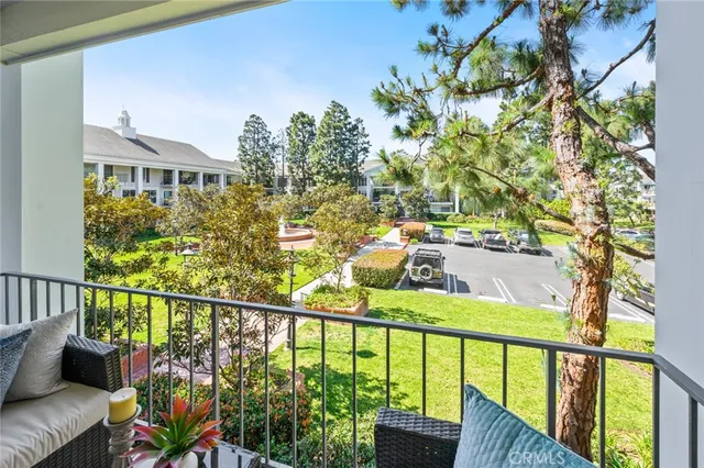 $749,000 | 100 Scholz Plaza, Unit 205, Newport Beach, CA 92663