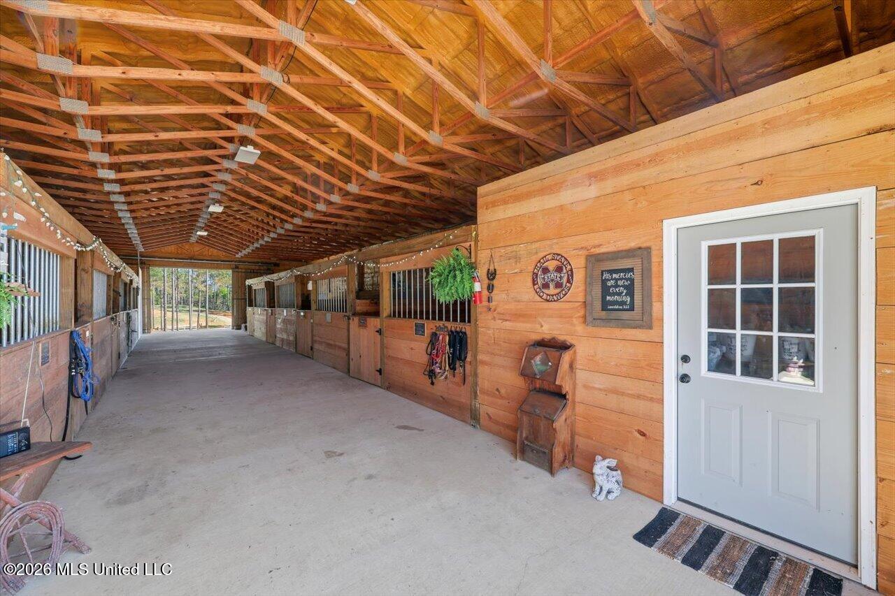 333 Beaverdam Road Camden, MS 39045 - Photo 57 of 93 61-333 Beaverdam Rd _ Home Tours MS