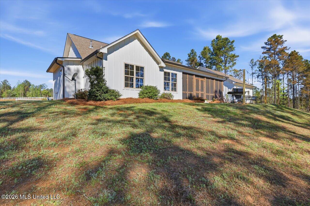 333 Beaverdam Road Camden, MS 39045 - Photo 9 of 93 11-333 Beaverdam Rd _ Home Tours MS
