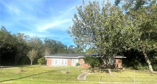 $325,000 | 10100 Willow Drive, New Orleans, LA 70131