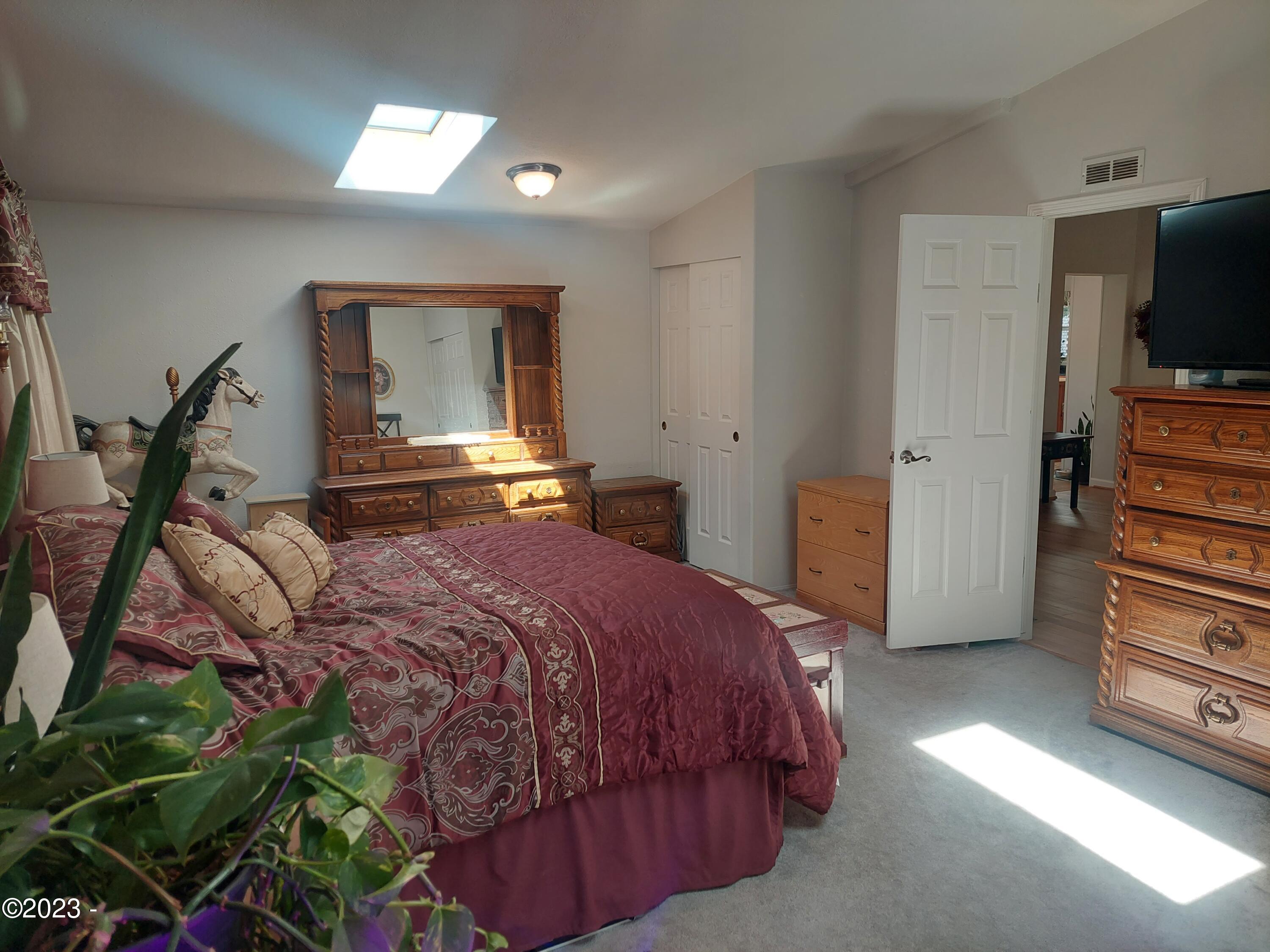 655 Northeast Burnett Road McMinnville, OR 97128 - Photo 20 of 44 Bedroom 4 Primary