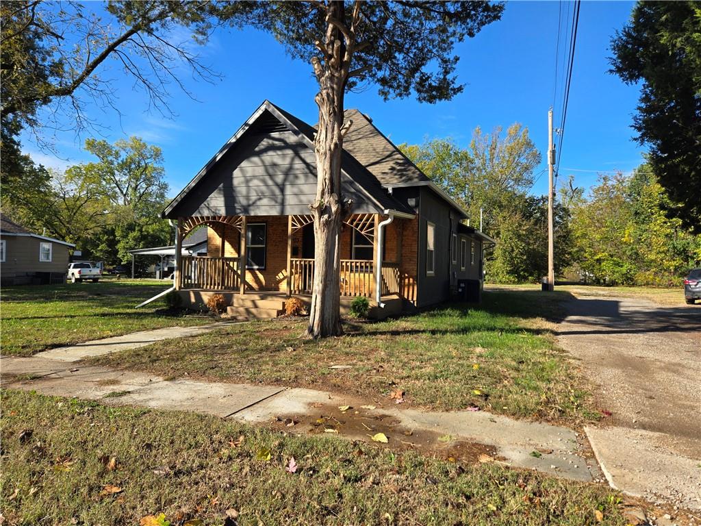 203 North Chestnut Street Pittsburg, KS 66762 - Photo 2 of 19