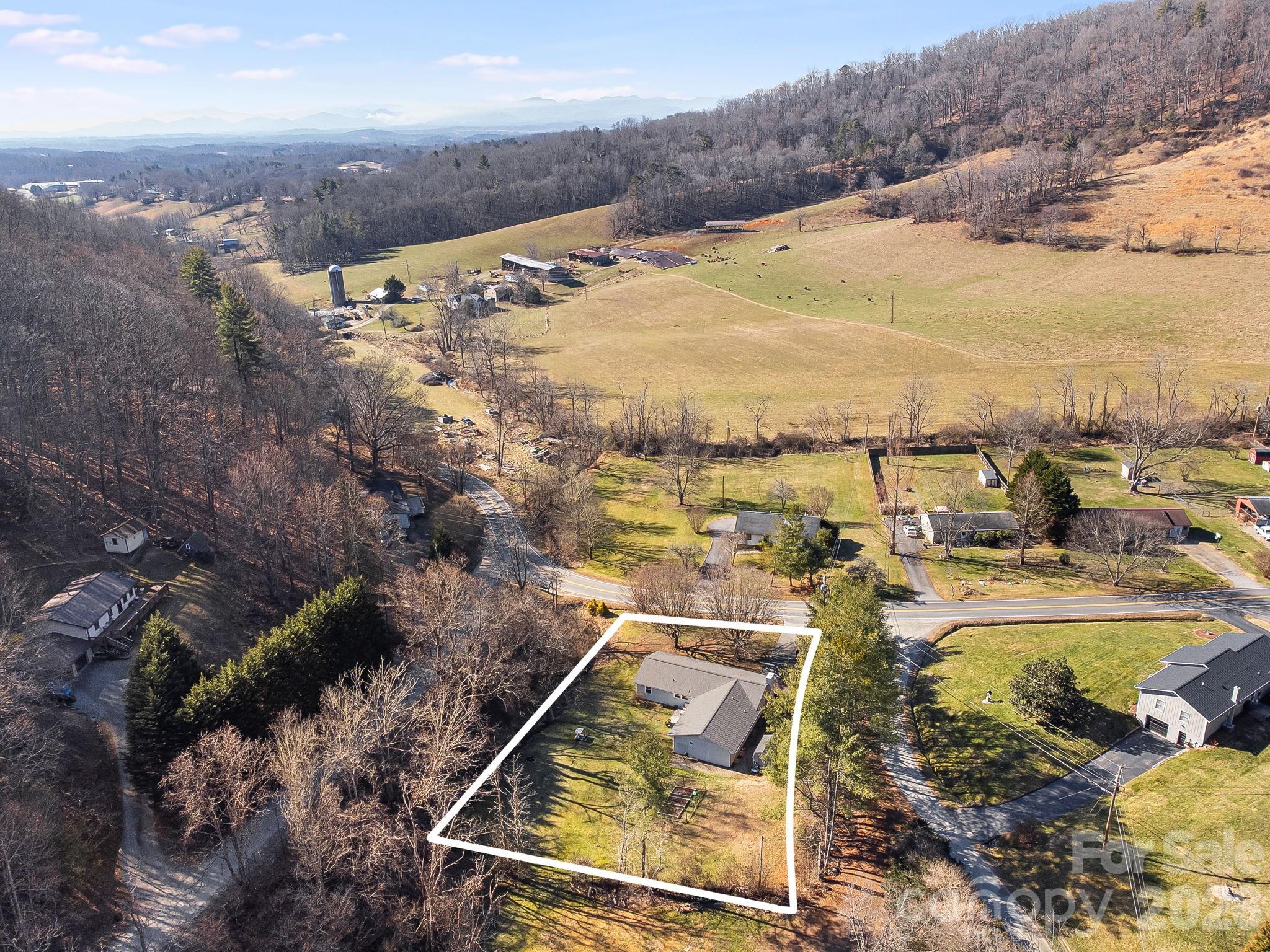 1590 Bruce Road Mars Hill, NC 28754 - Photo 1 of 36