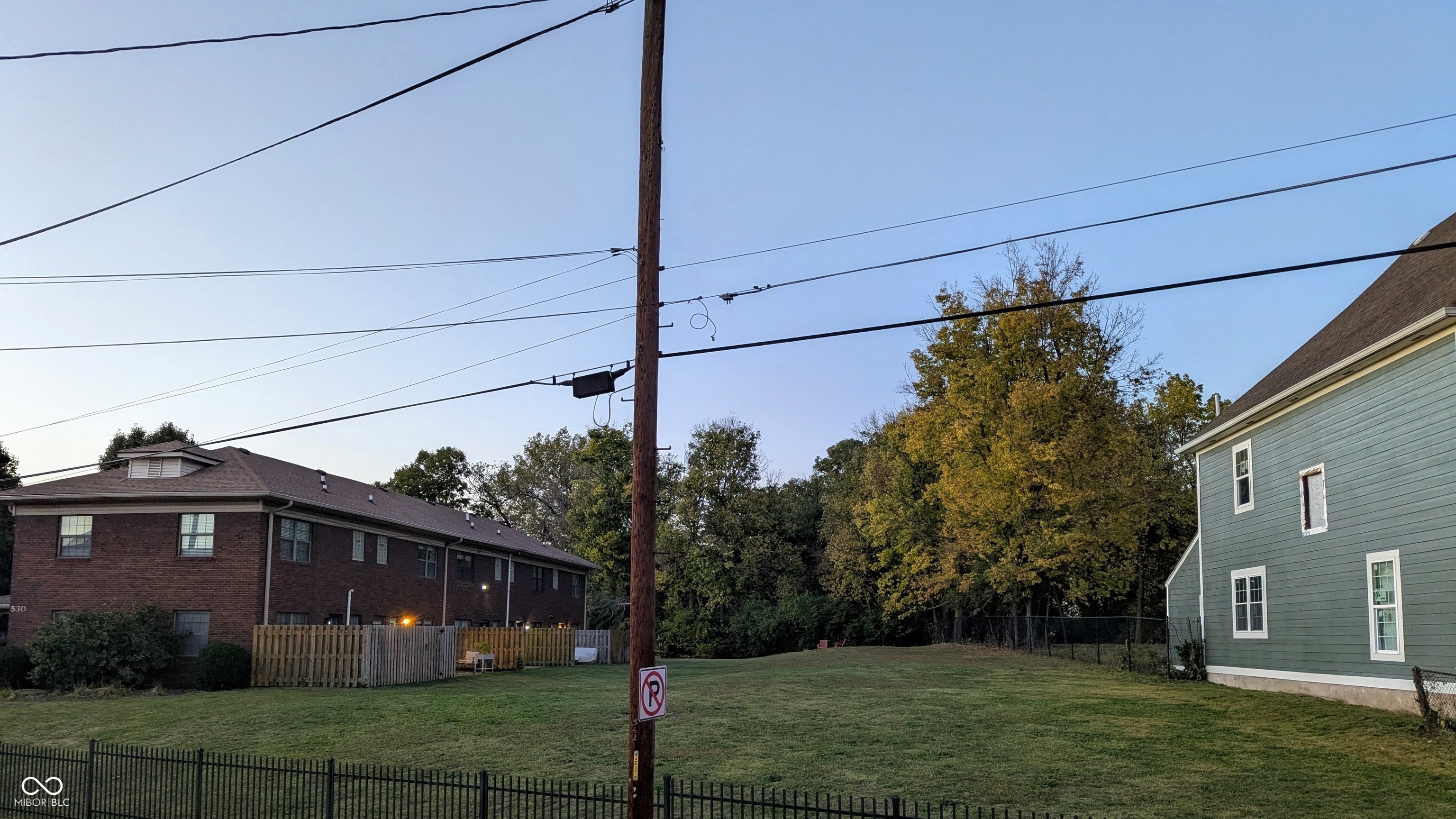 532 Sutherland Avenue Indianapolis, IN 46205 - Photo 4 of 5