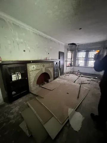 $90,000 | 3827 West Fillmore Street, Chicago, IL 60624