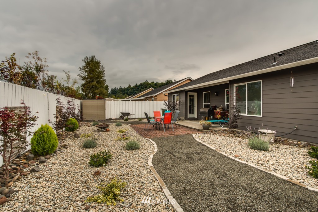 87 Crown Point Road Longview, WA 98632 - Photo 3 of 17 Gallery Image 3