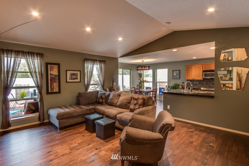 87 Crown Point Road Longview, WA 98632 - Photo 8 of 17 Gallery Image 8