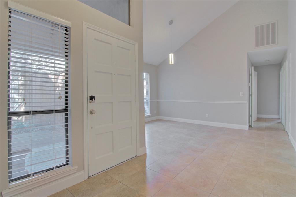 14822 Sopras Circle Addison, TX 75001 - Photo 10 of 33