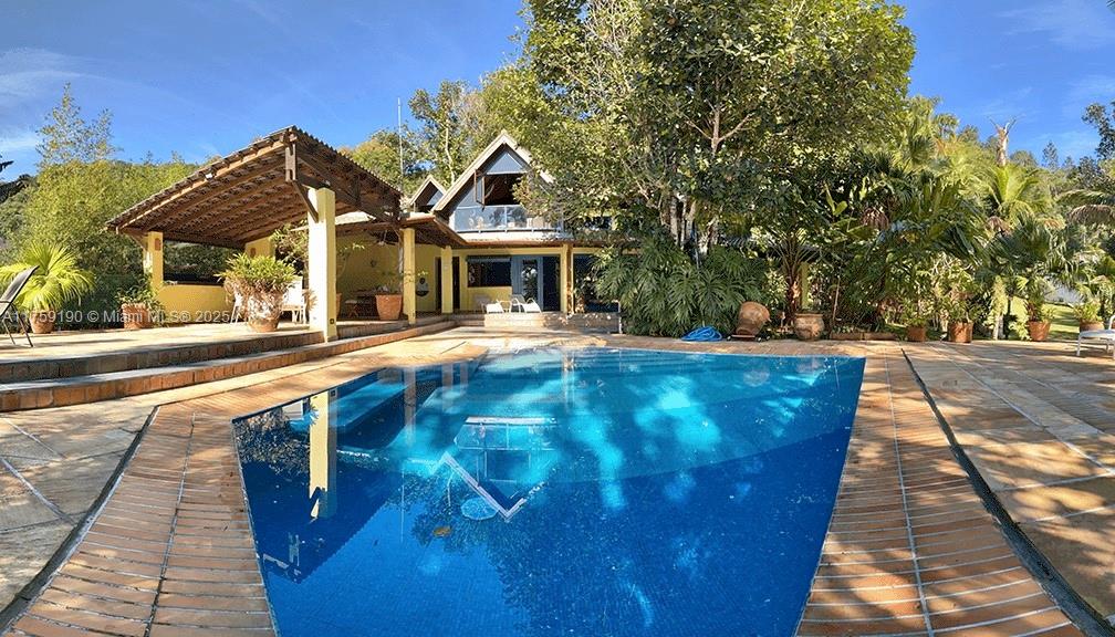 Praia Do Flamengo Saco Da Ribeira undefined, SP 0 - Photo 30 of 33 a view of house with yard