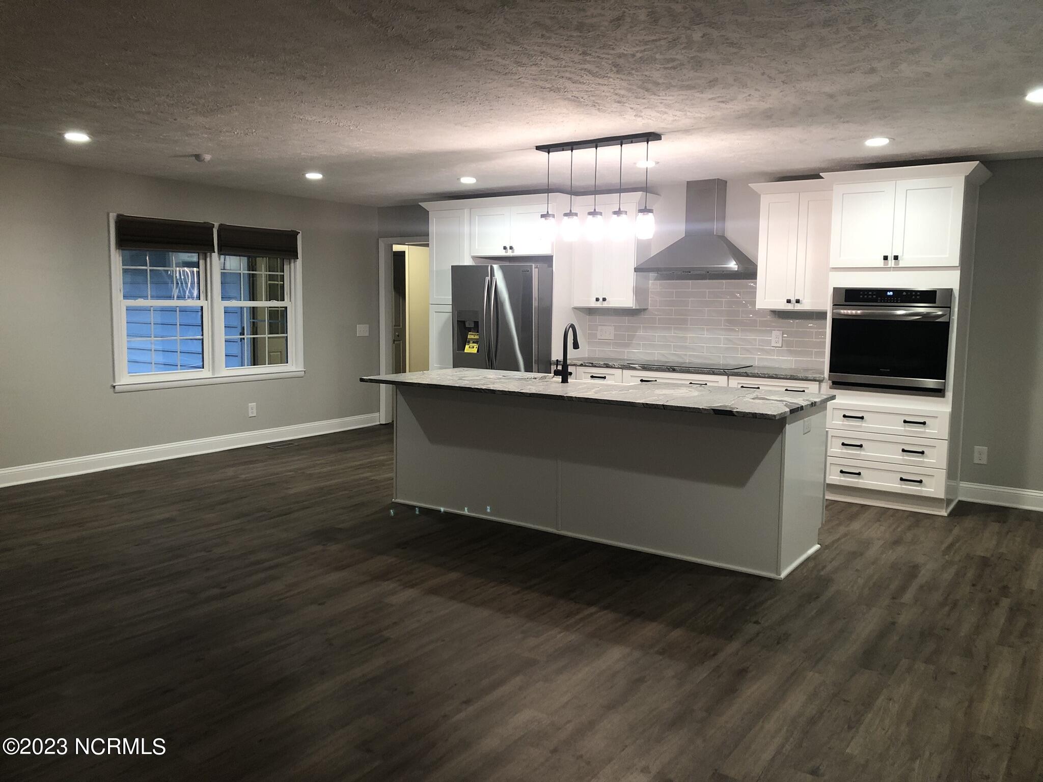 36104 Highway 1 Aberdeen, NC 28315 - Photo 4 of 43 IMG_1549