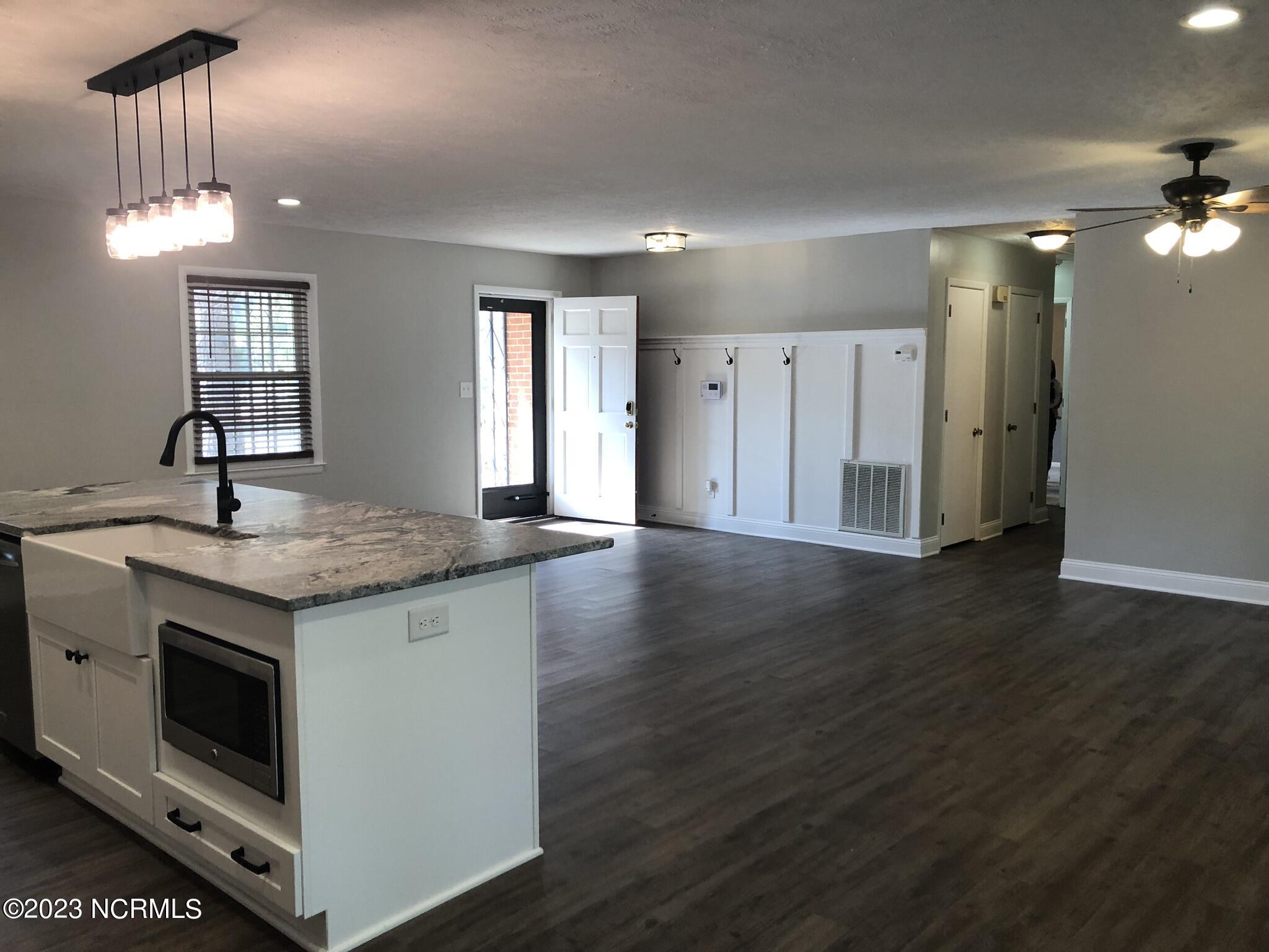 36104 Highway 1 Aberdeen, NC 28315 - Photo 7 of 43 IMG_1659