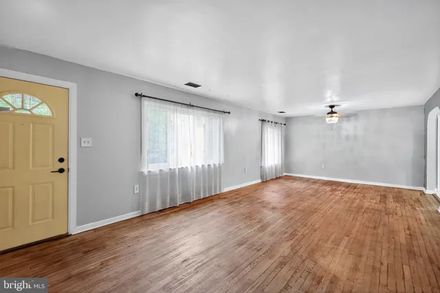 $375,000 | 4109 Skyline Drive, Suitland, MD 20746