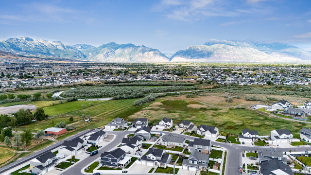 870 North Ada Loop Lehi, UT 84048 - Photo 51 of 51 Expansive aerial perspective showcasing a residential subdivision with mountain backdrops