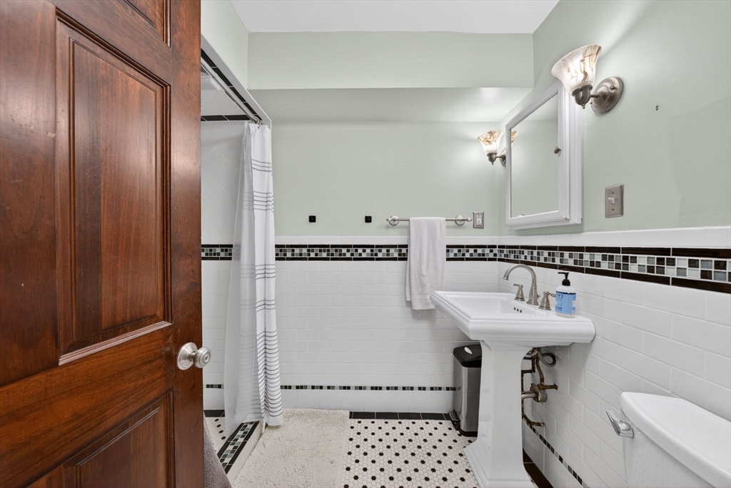 8 Wiget Street, Unit 1 Boston, MA 02113 - Photo 12 of 18