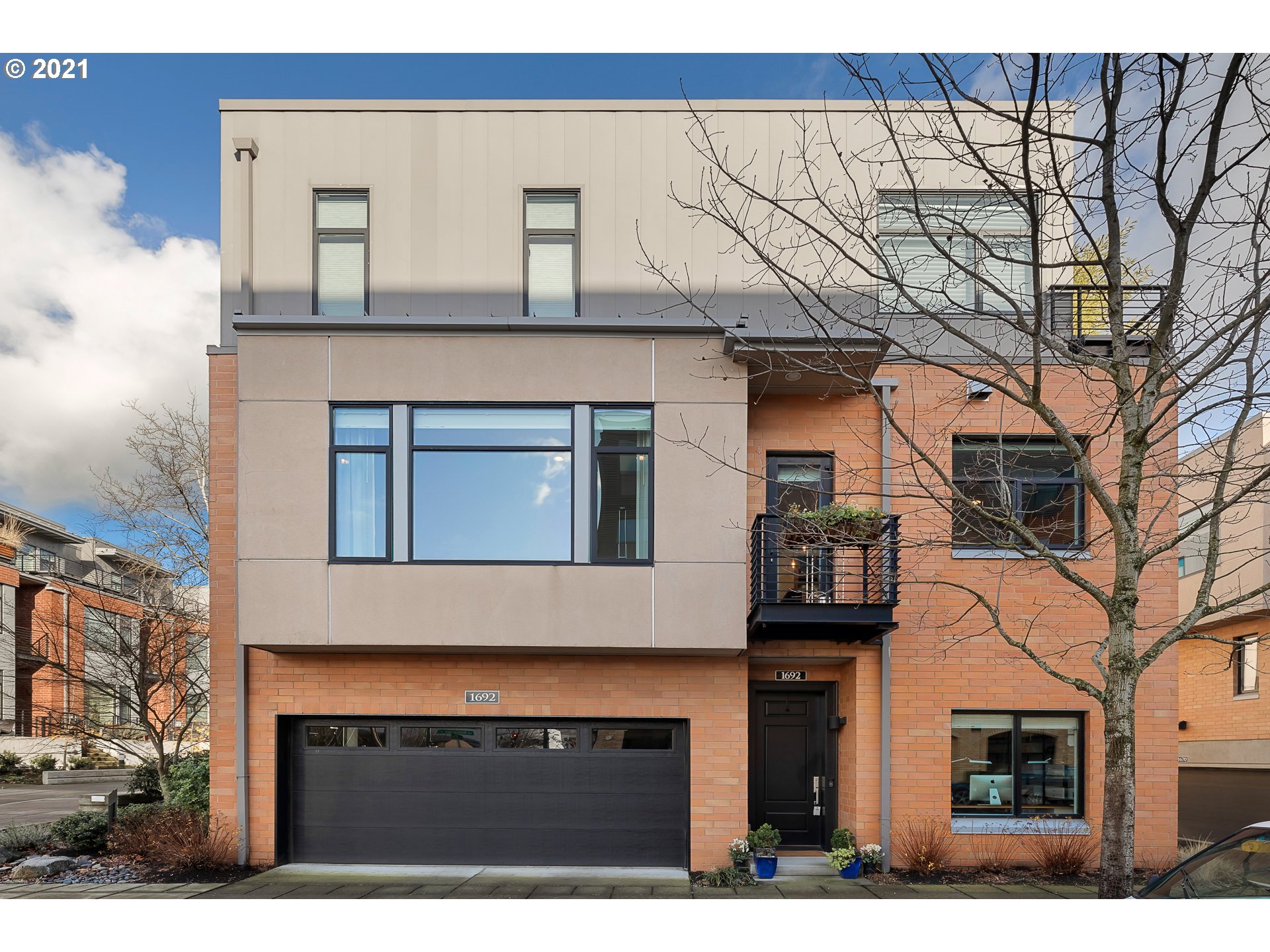1692 Northwest Riverscape Street Portland, OR 97209 - Photo 1 of 30 Gallery Image 1