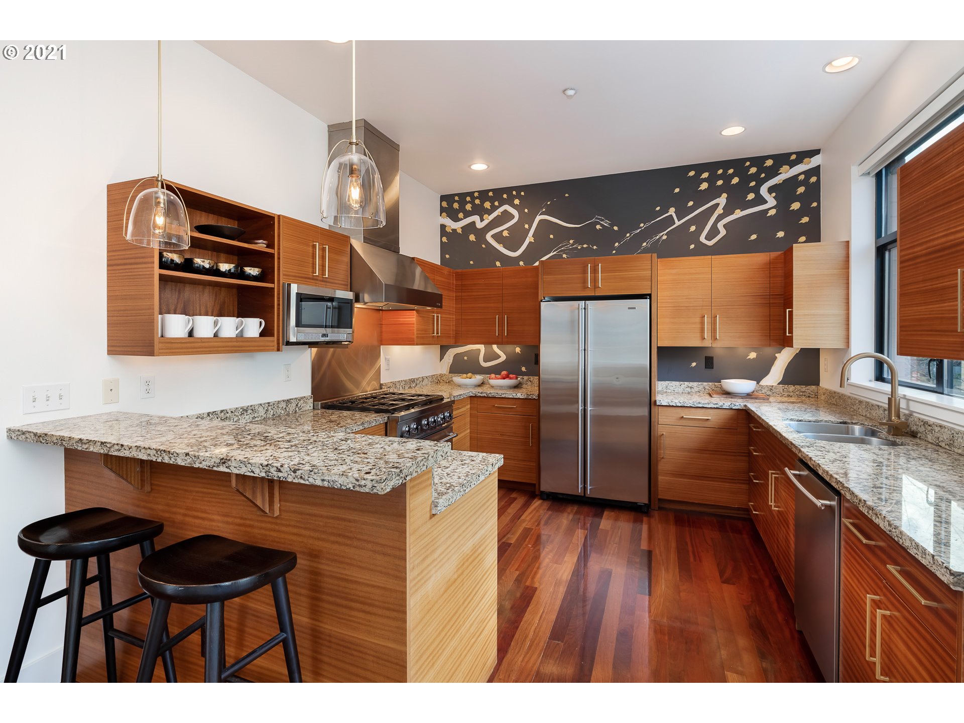 1692 Northwest Riverscape Street Portland, OR 97209 - Photo 7 of 30 Gallery Image 7