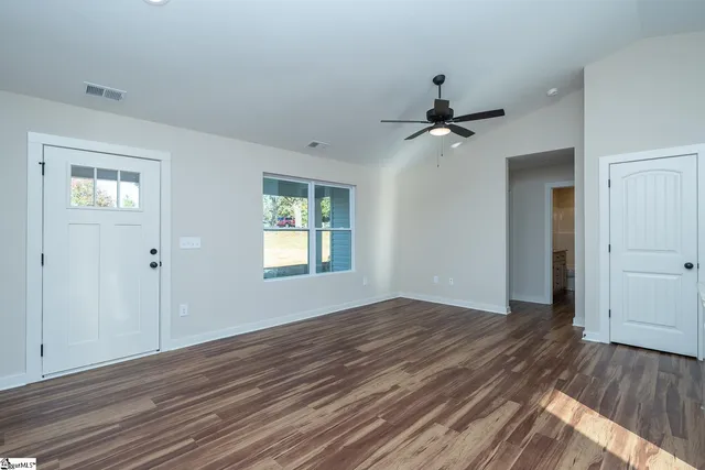 $289,900 | 25 Simpson Creek Road, Laurens, SC 29360