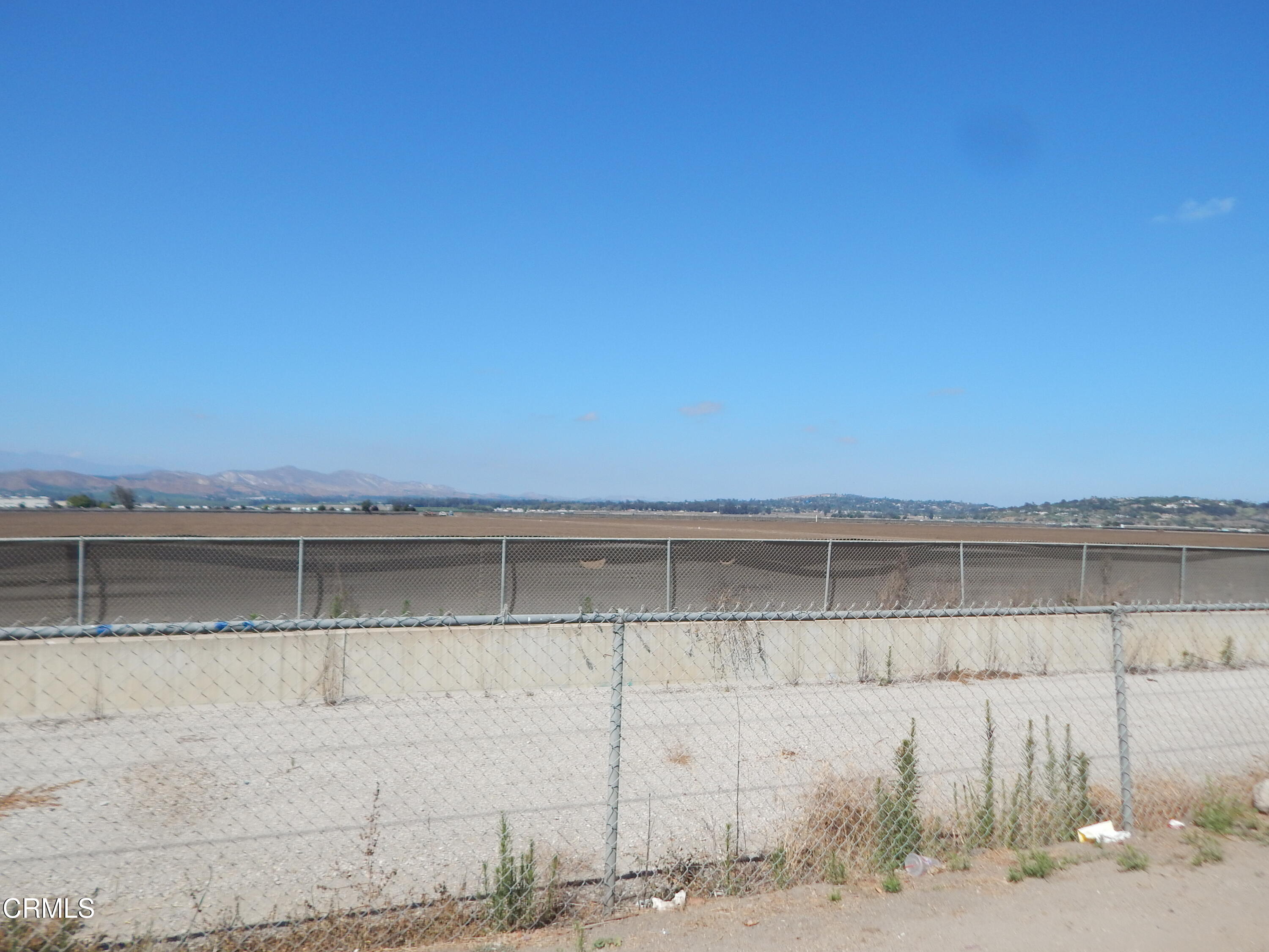 2746 Friedrich Road Oxnard, CA 93036 - Photo 35 of 36 a view of a terrace