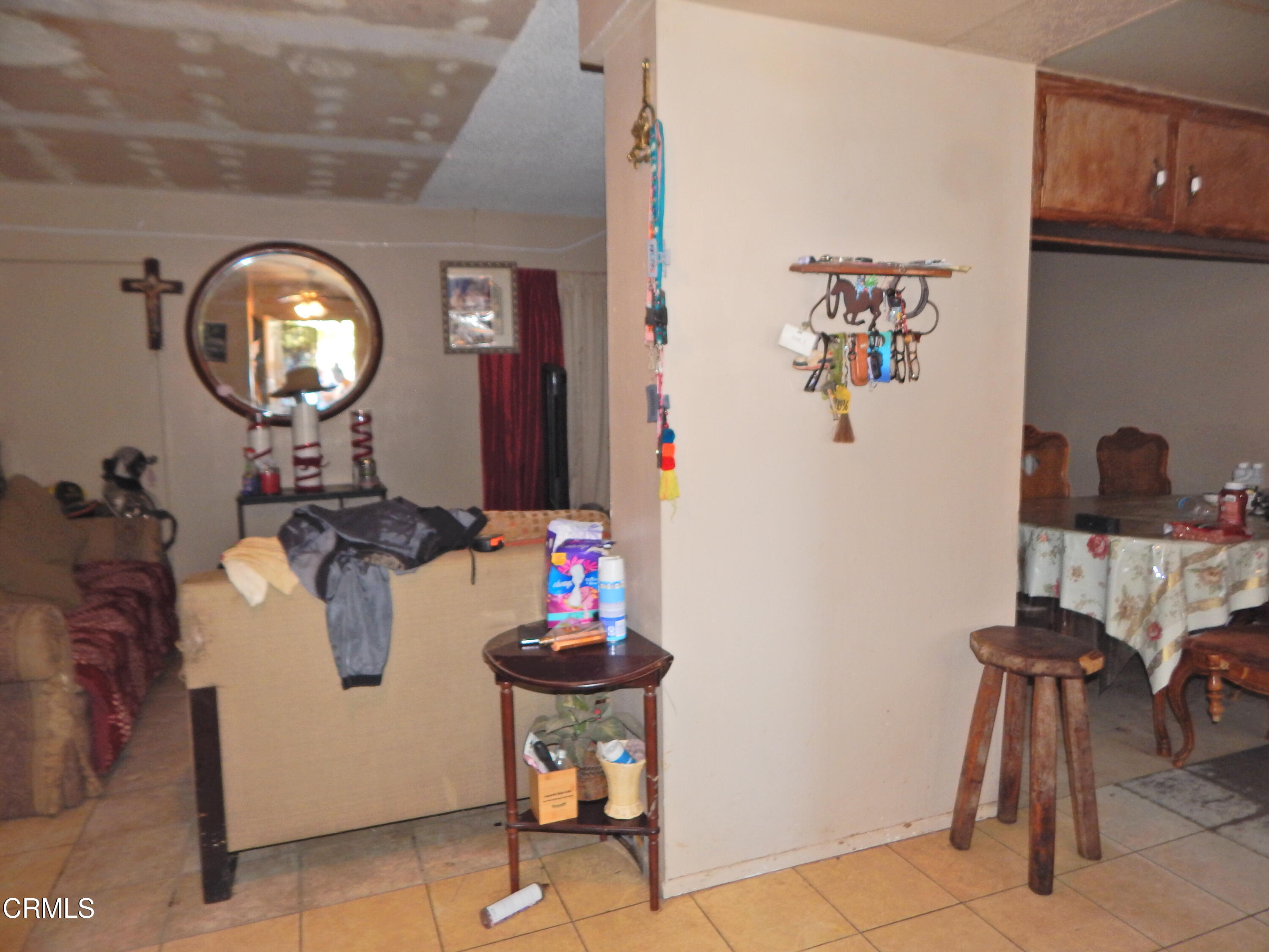 2746 Friedrich Road Oxnard, CA 93036 - Photo 8 of 36 a view of hall way with furniture and a mirror