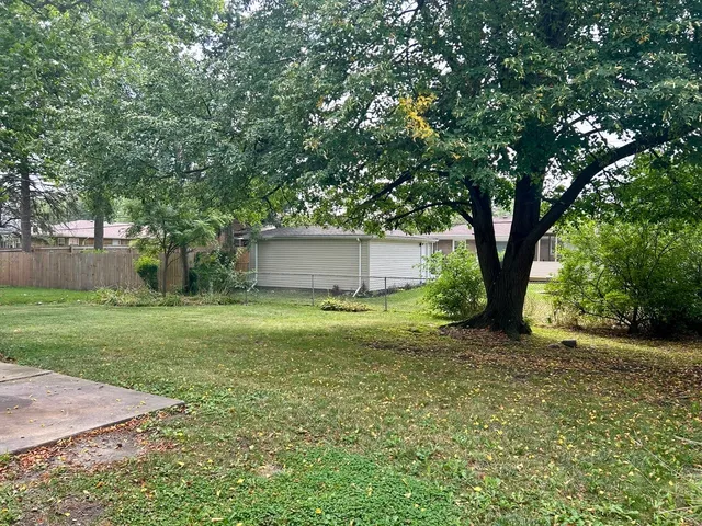 $212,000 | 529 East 166th Place, South Holland, IL 60473