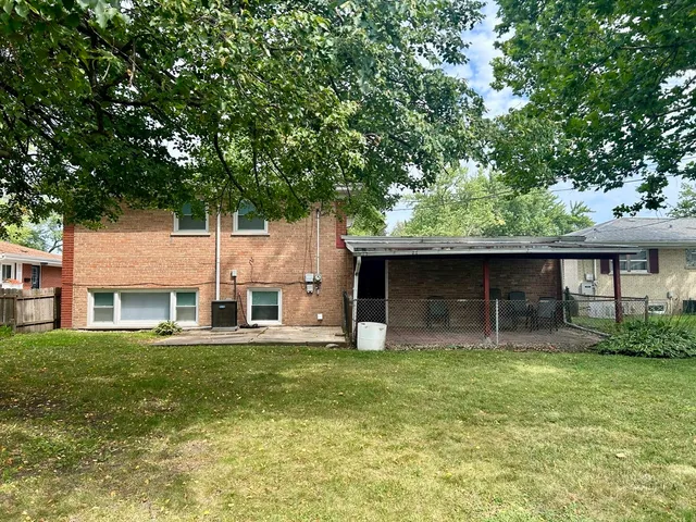 $212,000 | 529 East 166th Place, South Holland, IL 60473