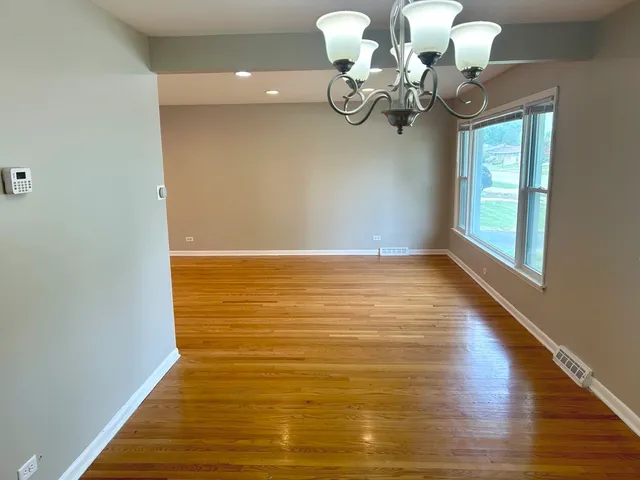 $212,000 | 529 East 166th Place, South Holland, IL 60473