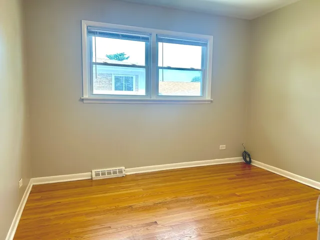 $212,000 | 529 East 166th Place, South Holland, IL 60473