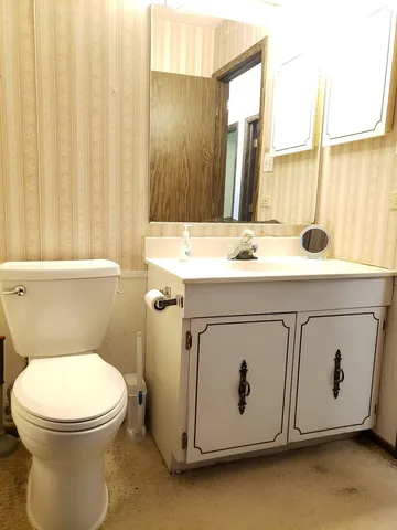 $310,000 | 7 Blue Jay Court, Woodridge, IL 60517