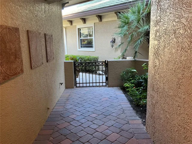 $699,500 | 6539 Moorings Point Circle, Unit 102, Lakewood Ranch, FL 34202