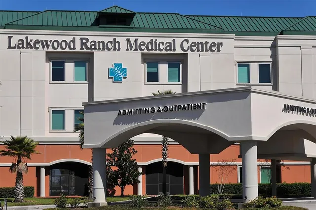 $699,500 | 6539 Moorings Point Circle, Unit 102, Lakewood Ranch, FL 34202