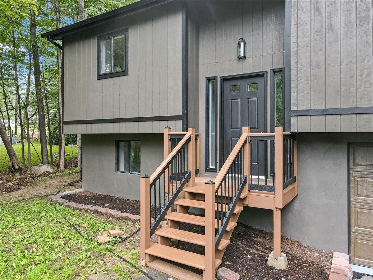 148 Pin Oak Lane Kunkletown, PA 18058 - Photo 6 of 47 09-Photo Jun 27 2025, 9 51 10 AM