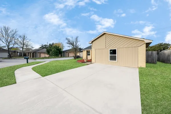$1,750 | 1911 Oakwell Lane, Katy, TX 77449