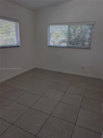 $2,000 | 1585 Northeast 125th Street, Unit 8, North Miami, FL 33161