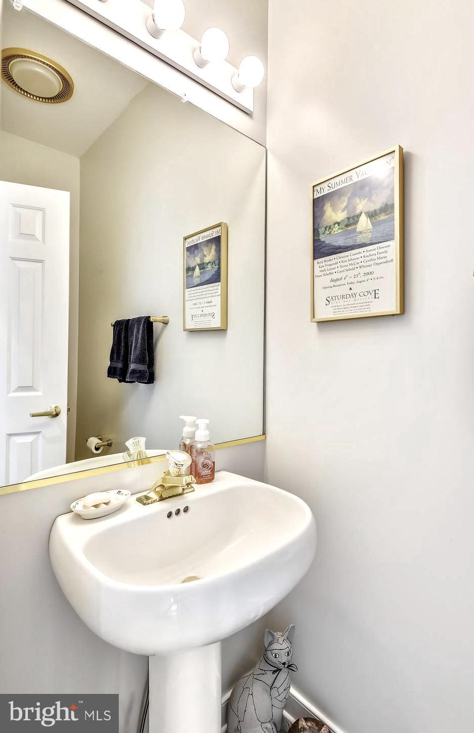 1356 McDonald Road Shady Side, MD 20764 - Photo 32 of 60 Convenient Main Level Half / Guest Bath