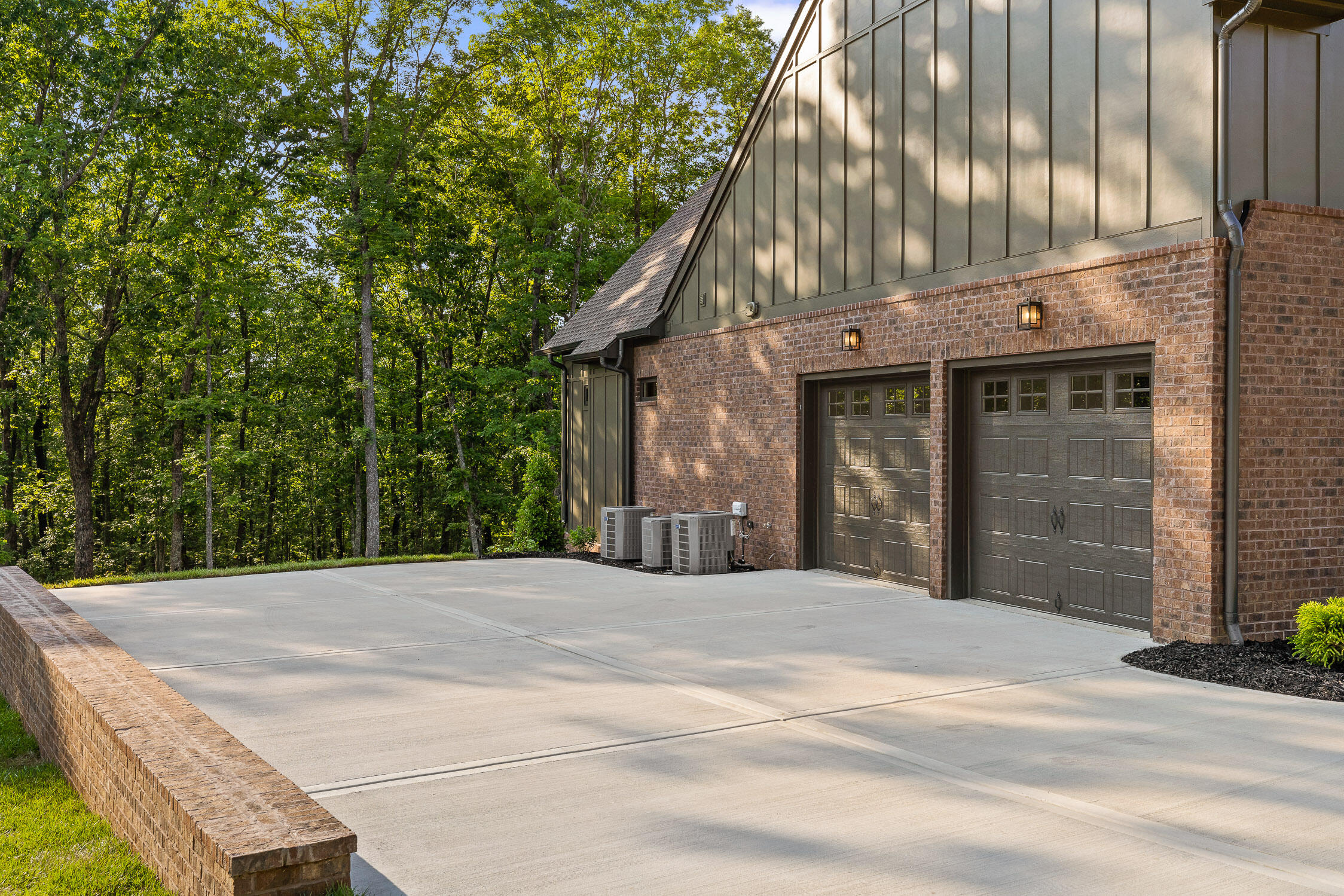 4543 Amethyst Road Chattanooga, TN 37419 - Photo 3 of 94 Garage Entry