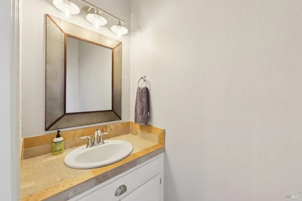 $630,000 | 125 Johnson Street, Windsor, CA 95492