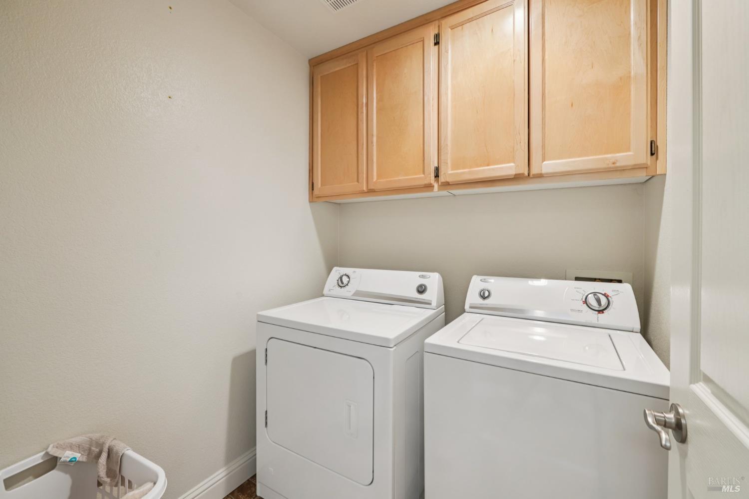 125 Johnson Street Windsor, CA 95492 - Photo 18 of 40