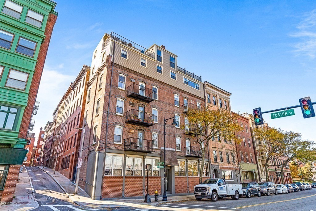 480 Commercial Street, Unit 5B Boston, MA 02109 - Photo 16 of 21 a front view of a building