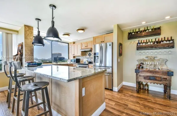 $2,500 | 1500 Presidential Way, Unit 804, West Palm Beach, FL 33401