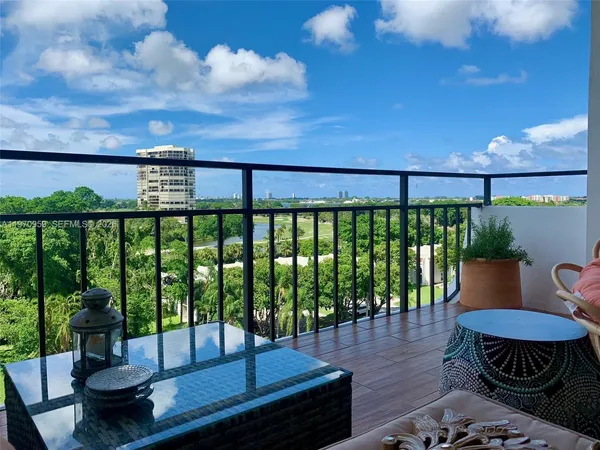 $2,500 | 1500 Presidential Way, Unit 804, West Palm Beach, FL 33401